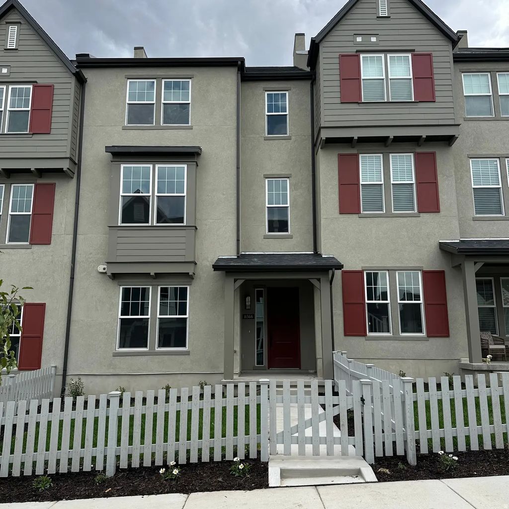 11366 S Watercourse Rd W 389, South Jordan