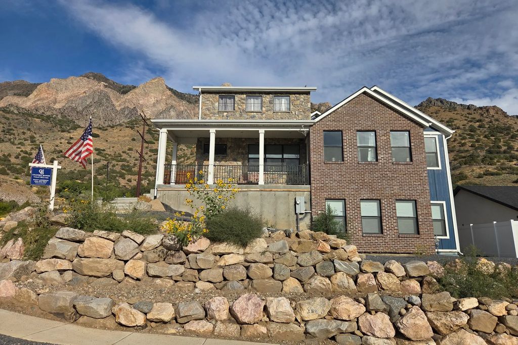 683 S 325 E, Willard