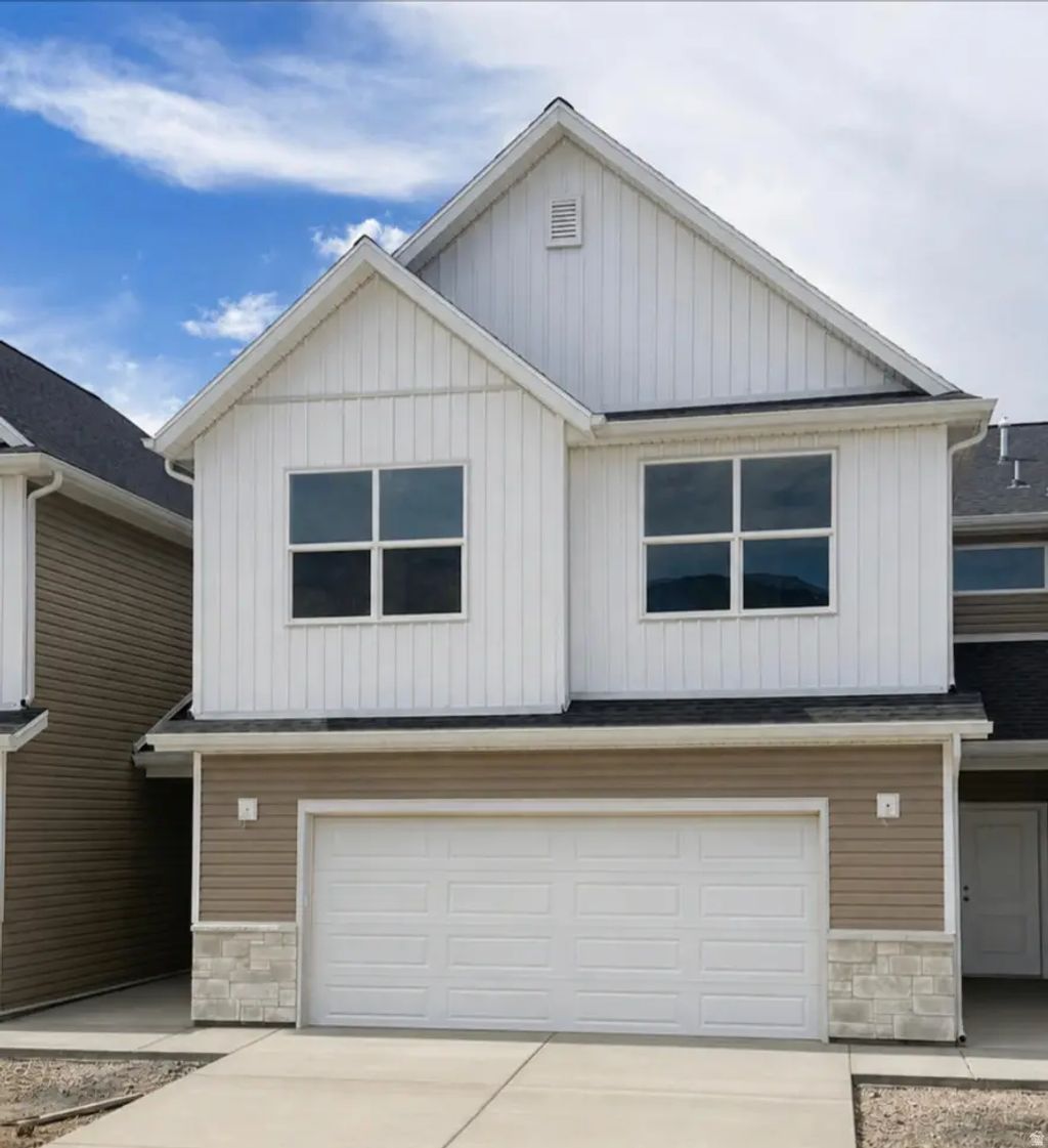 1063 N Summit View Dr, Harrisville
