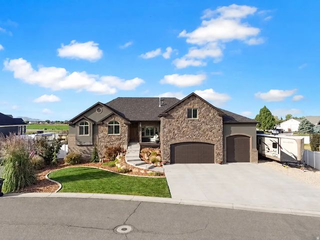 4863 Jacquelyn Park Ln, Ogden