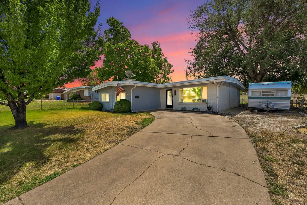 217 W 1425 N, Sunset