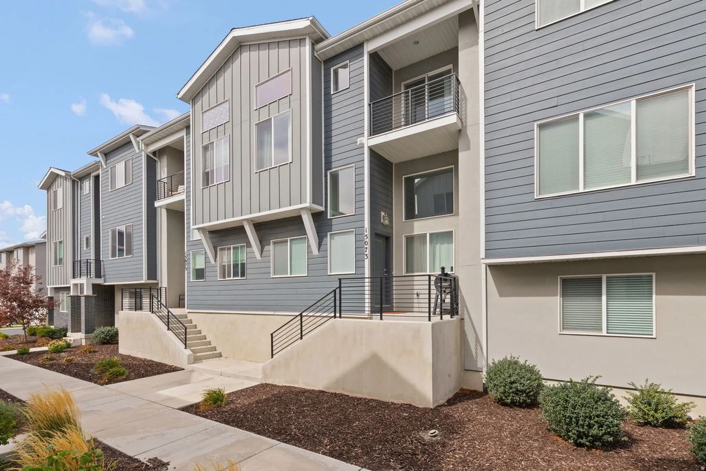 15073 S Reins Way, Bluffdale