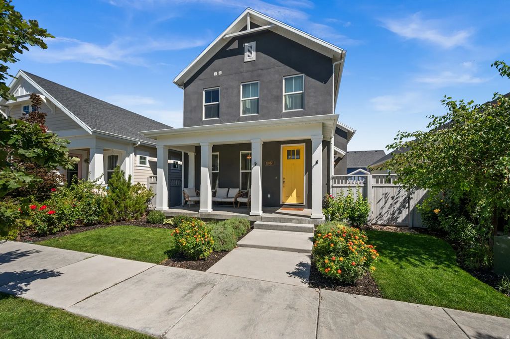 11067 S Sattinwood Dr, South Jordan