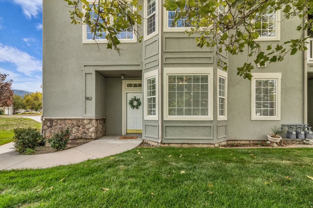 962 S Courtyard Ln, Centerville