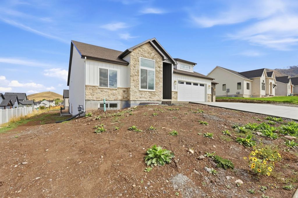 1111 E Center St 83, Hyde Park