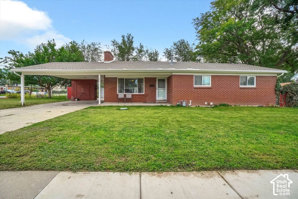 284 E Twin Peaks St, Midvale