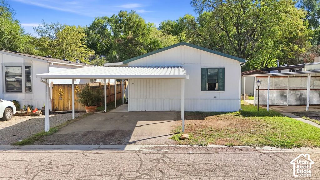 33 E Tiny Wood Dr S, Sandy