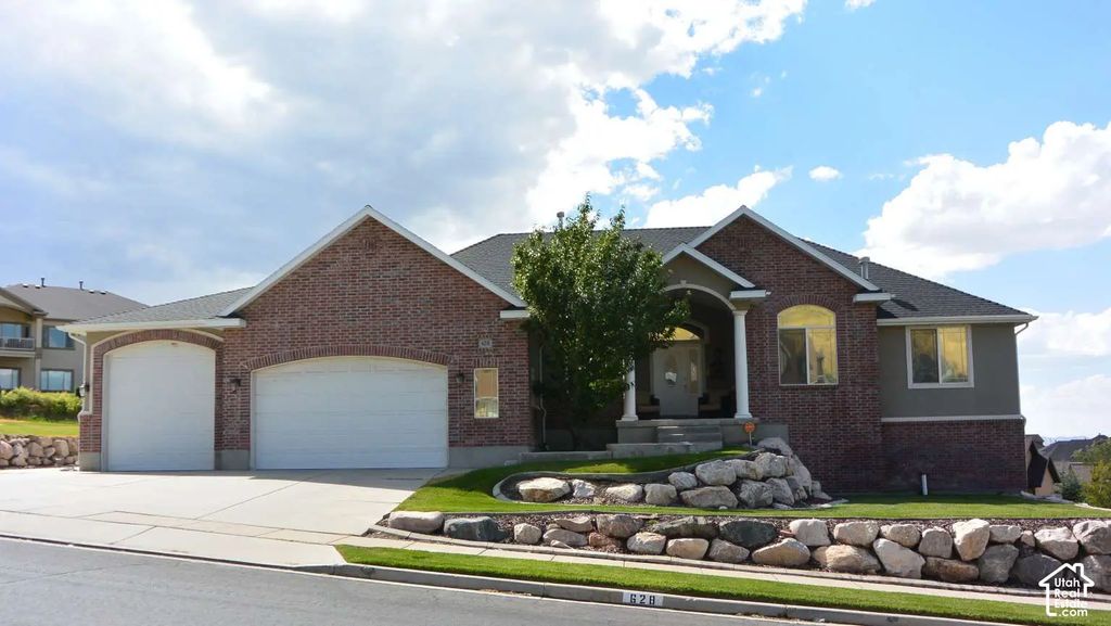 628 Eagle Pass, North Salt Lake