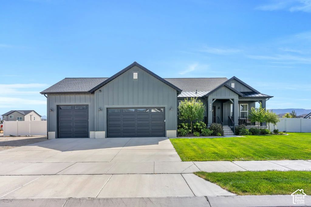 4822 N Canaan Peak Dr, Eagle Mountain