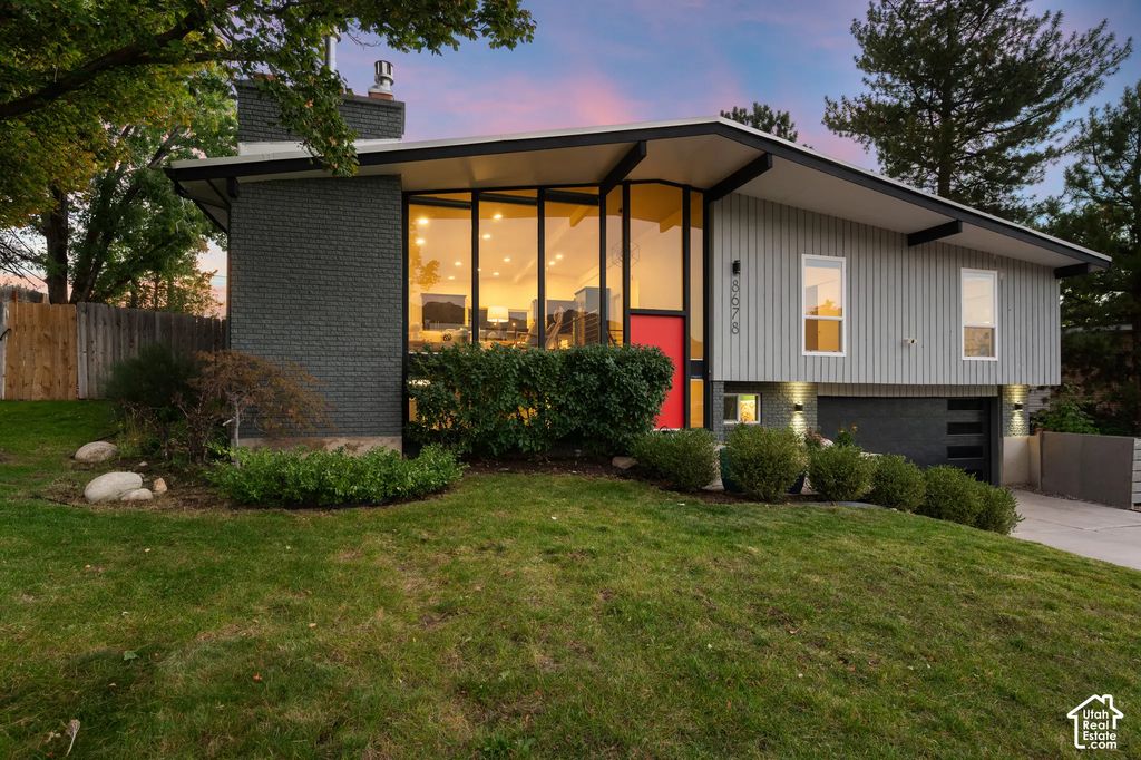 8678 S Mount Majestic Rd, Sandy