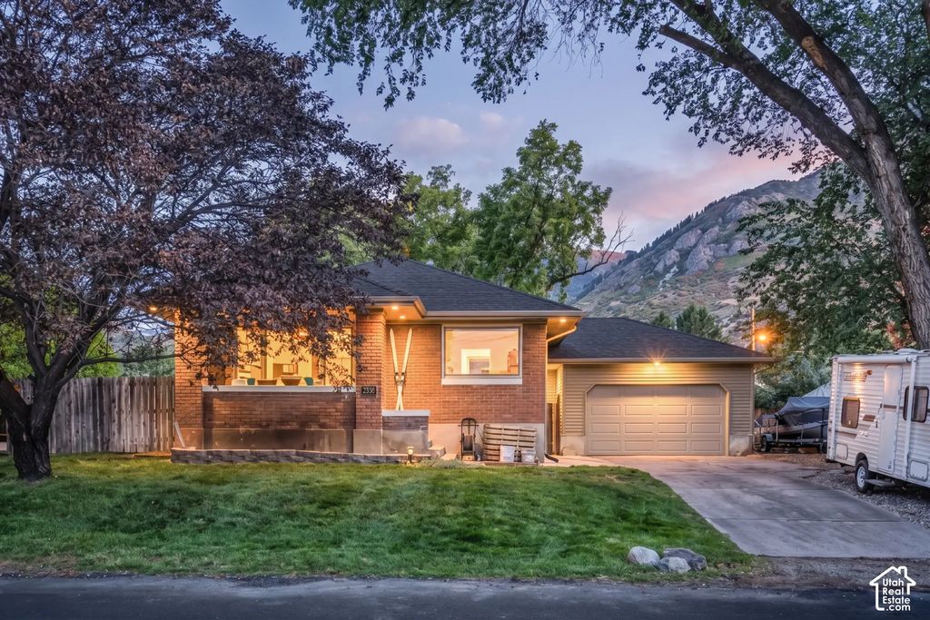 2282 Fruitland Dr, North Ogden