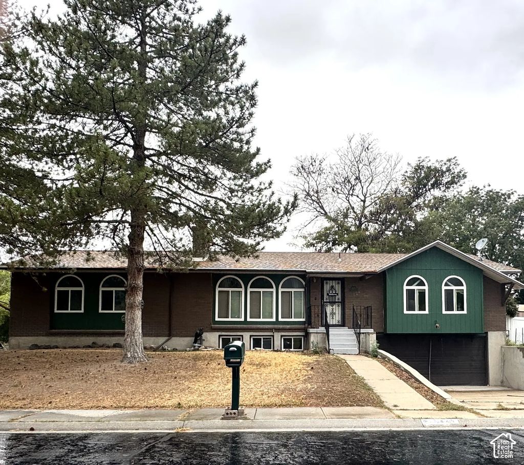 449 Country Club Dr, Stansbury Park