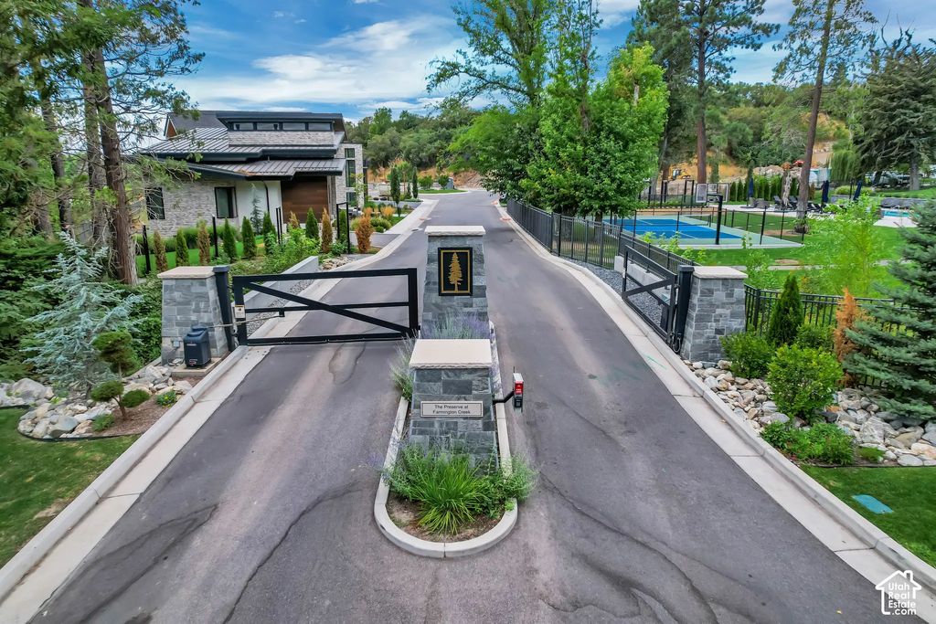 669 N Hidden Holw 5, Farmington