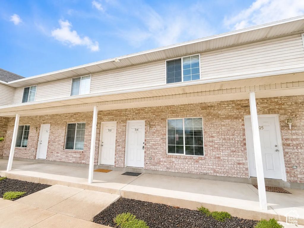 1100 E 1525 S 104, Clearfield