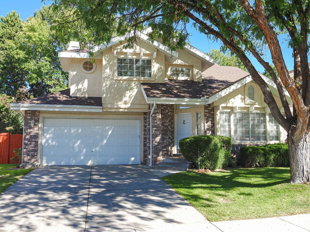 2081 E Rainbow Point Dr, Holladay
