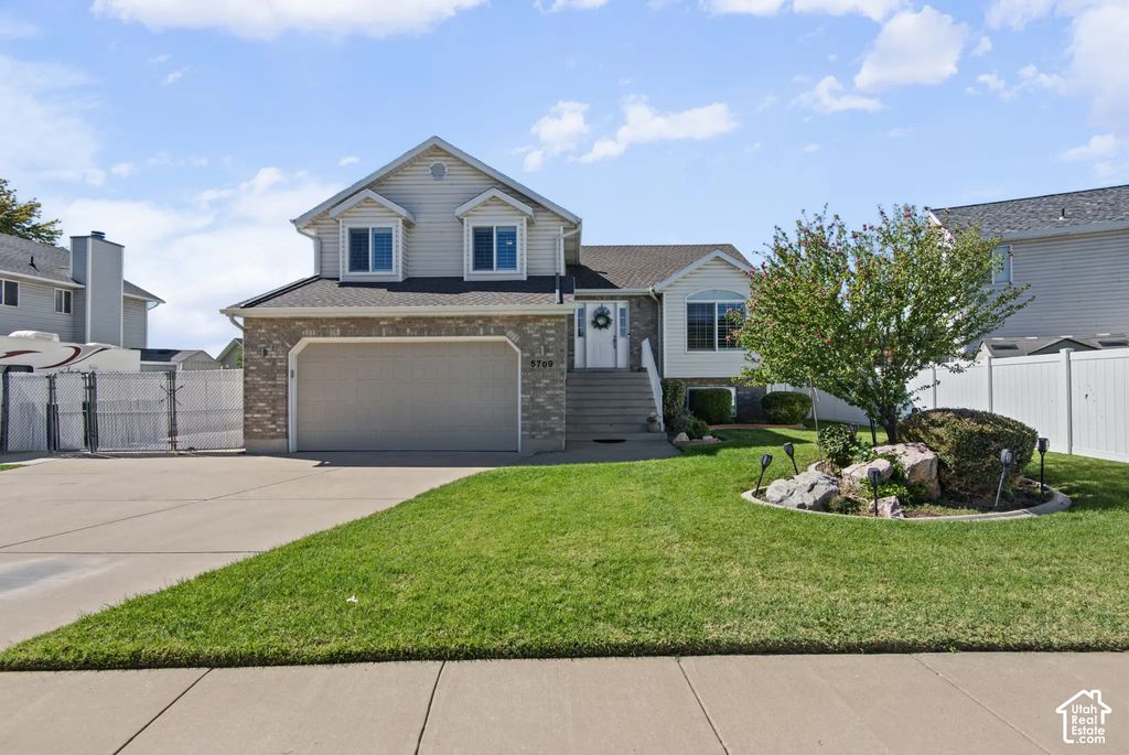 5709 S 2200 W, Roy