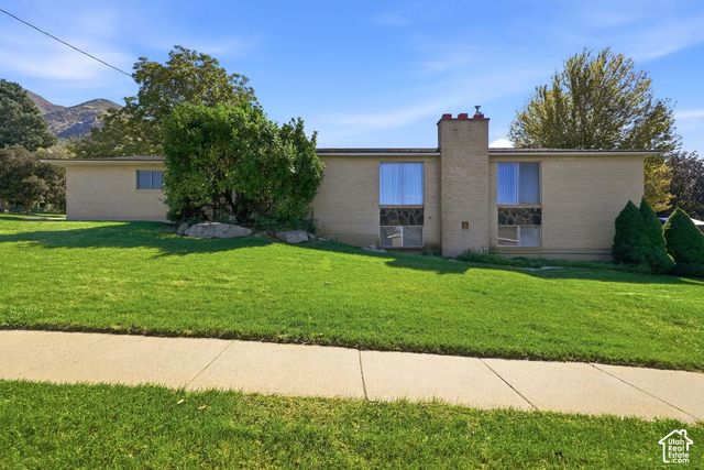 635 S Mountain Rd, Fruit Heights
