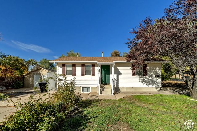 429 Center St, Clearfield