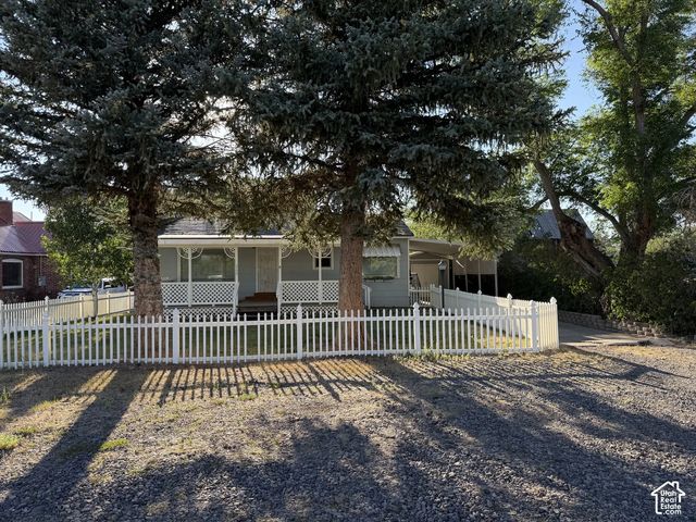 260 N 100 W, Panguitch