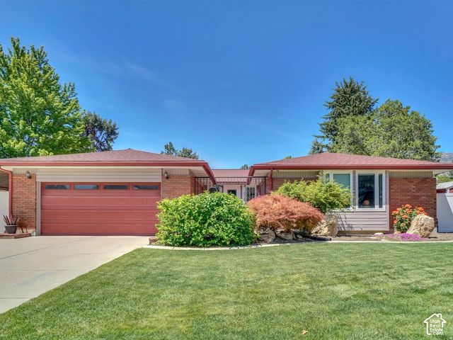 2505 E Robidoux Rd, Sandy