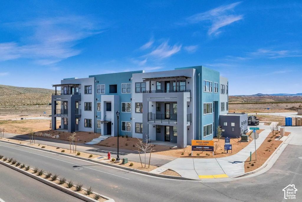 5599 S Carnelian Pkwy 203, St. George