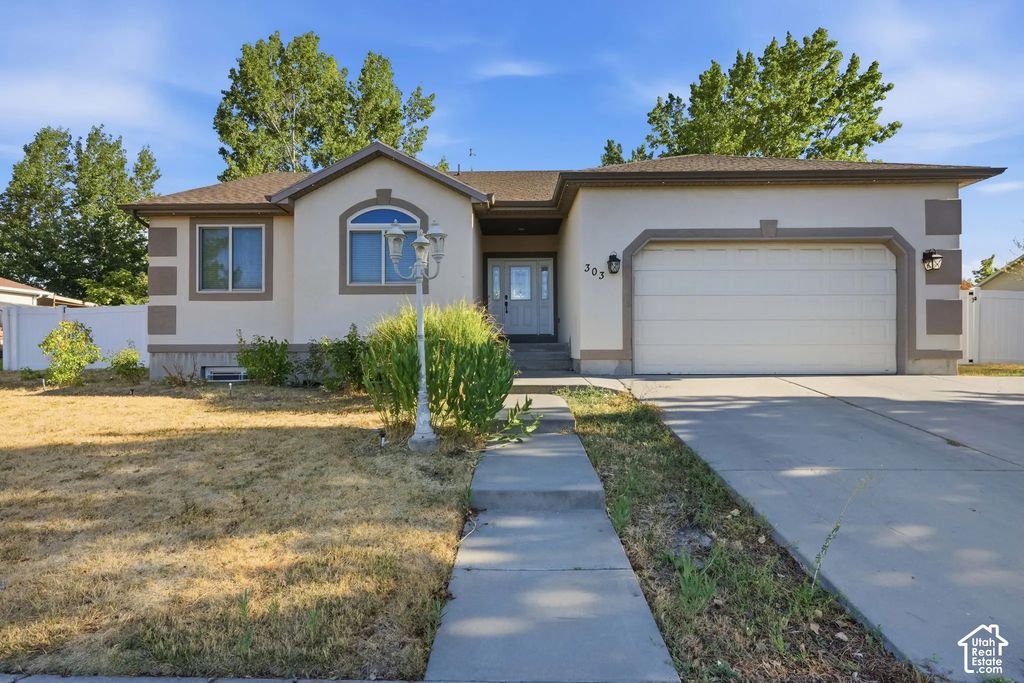 303 W Lakeside Dr N, Stansbury Park