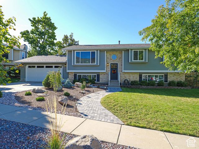 136 E Rice Ln, Farmington