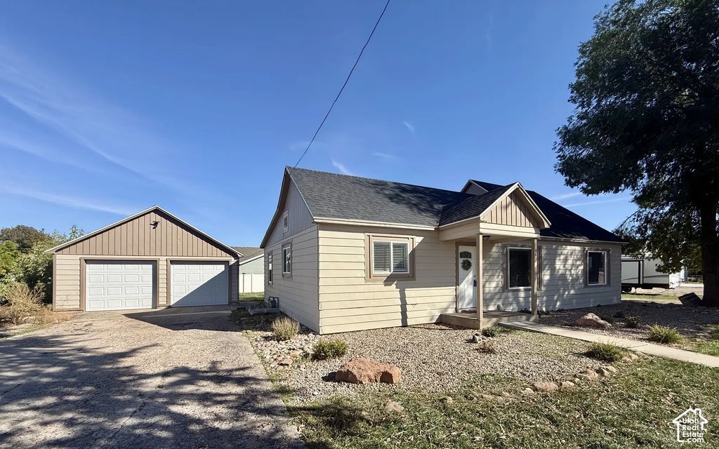 992 N 2500 W, Vernal
