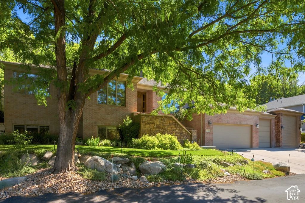 2351 E Royal Ln, Cottonwood Heights