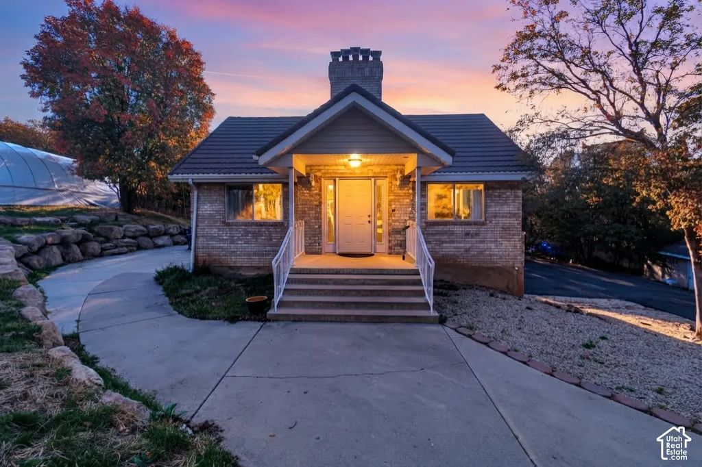 595 S Woodland Hills Dr E, Woodland Hills