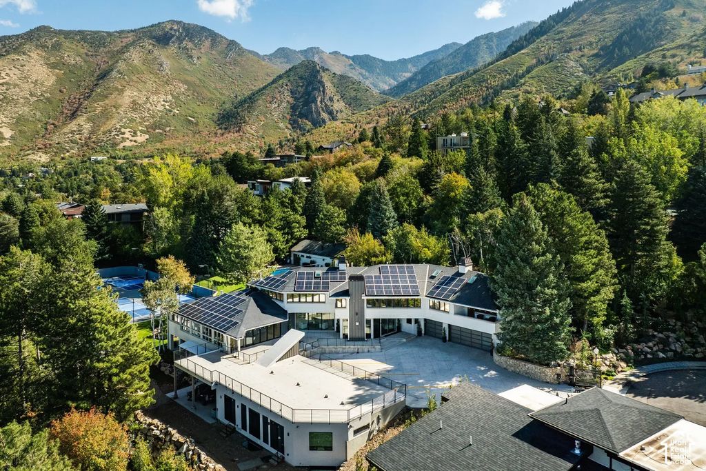 3898 E Thousand Oaks Cir, Millcreek