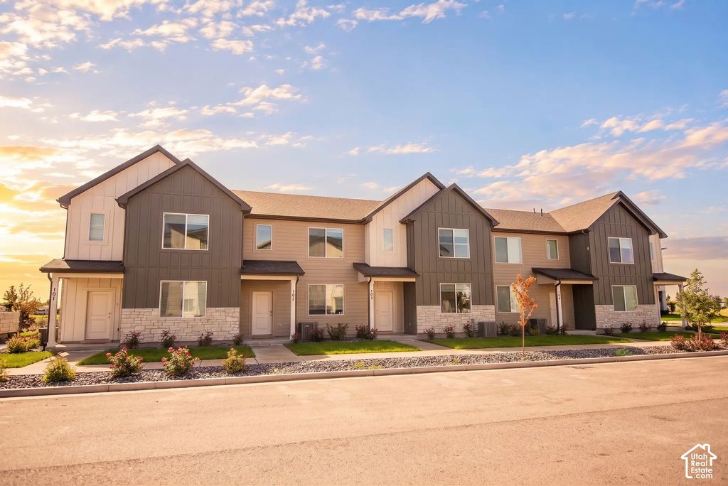 820 Altura Vista Ln, Logan