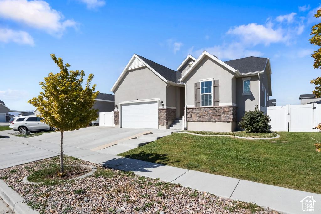 798 W Lafayette St, Stansbury Park