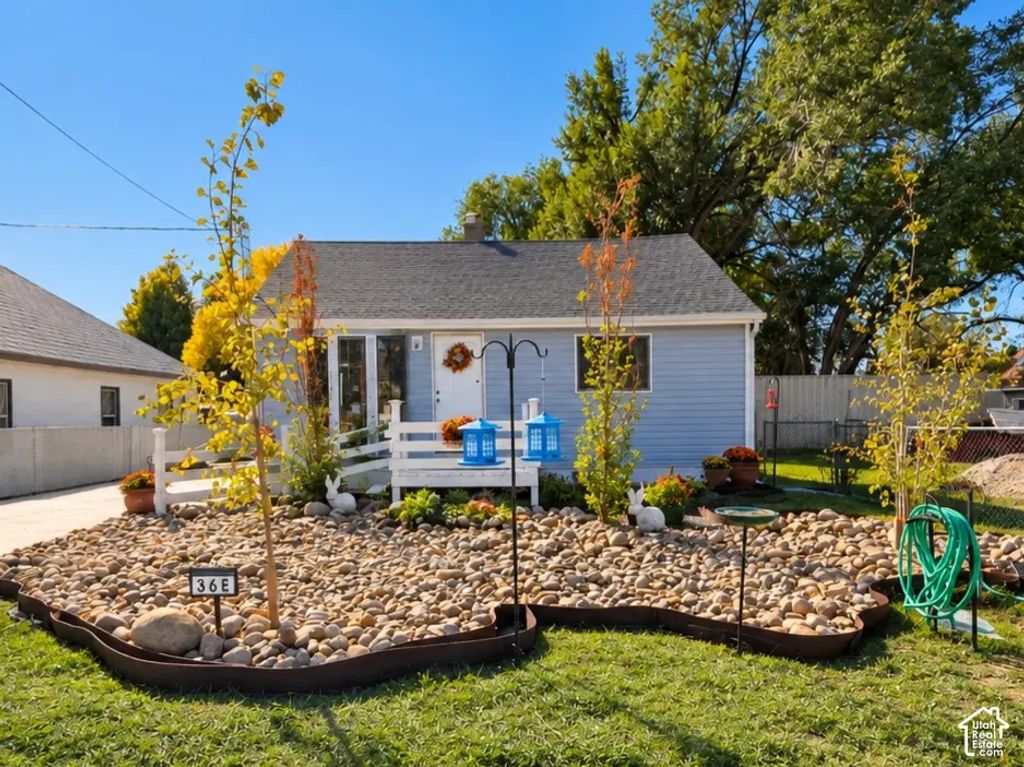 36 E 200 N, Wellington