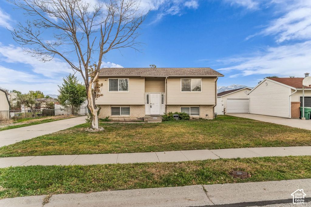 8867 S New Castle Rd W, West Jordan