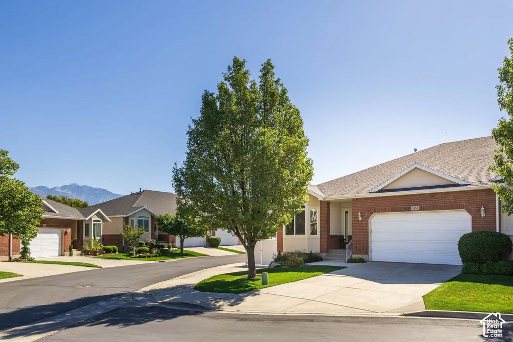 1651 W Peaceful Cir, South Jordan