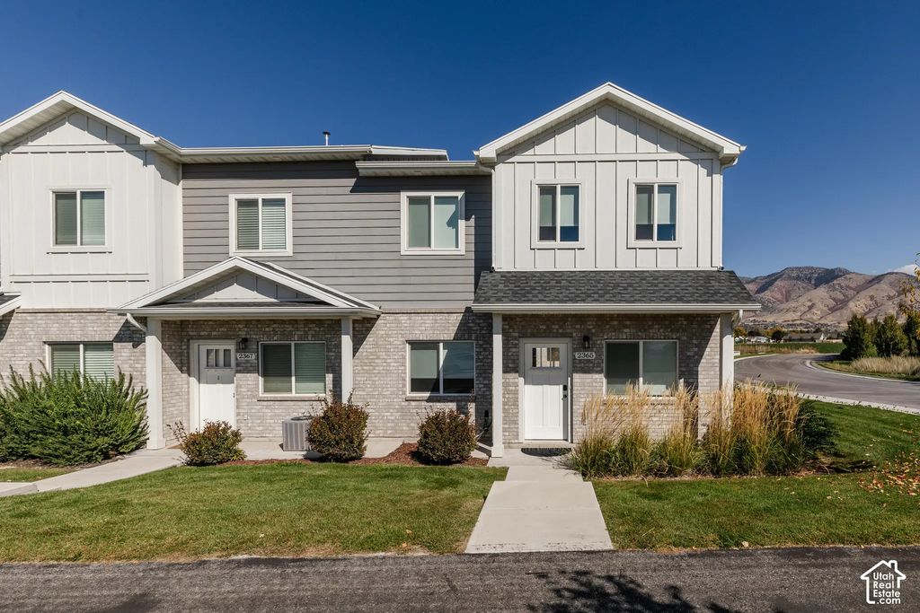 2365 N Wolfpack Way, North Logan