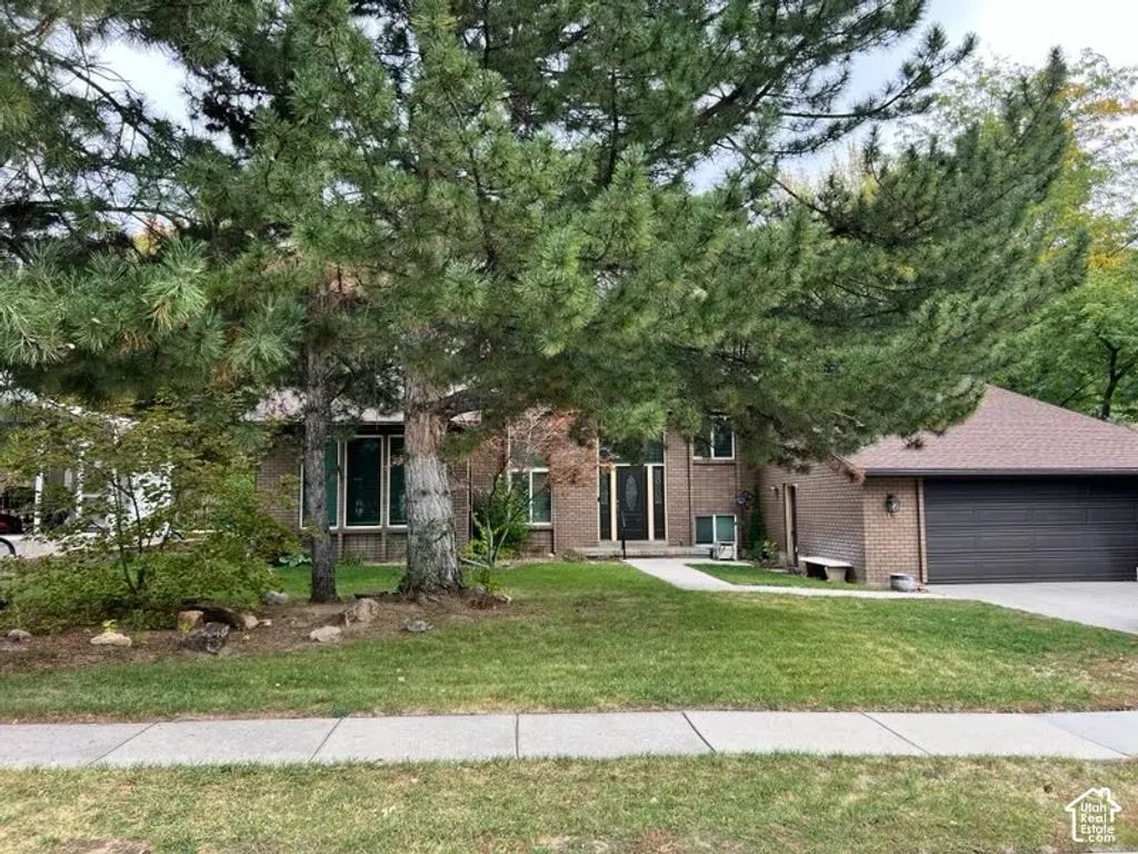 8145 S Shorthills Dr, Cottonwood Heights