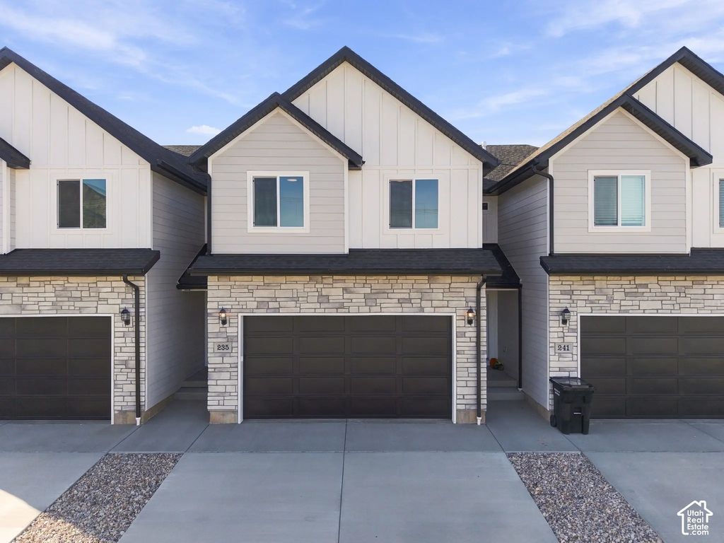 235 W 900 N, Nephi