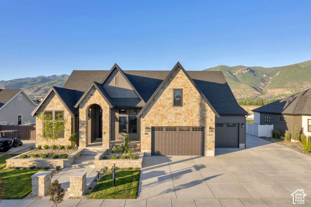196 W Summerhill Ln N 126, Centerville