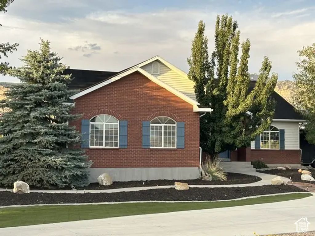 1750 W 4100 N, Spring Glen