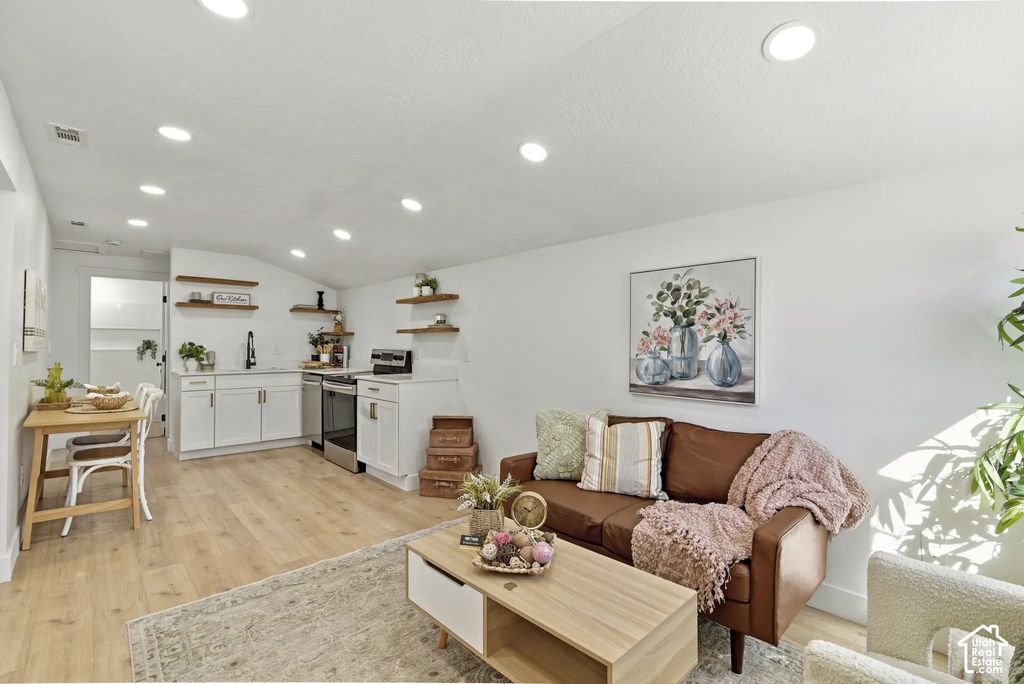 371 W Evans St, Eureka