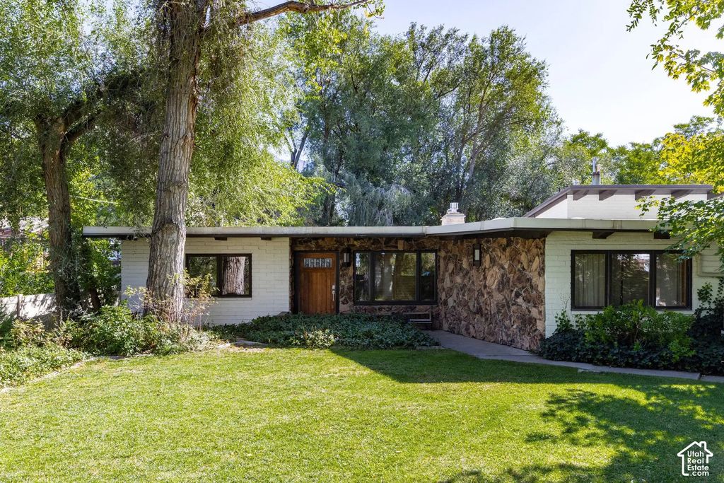 6245 S 2300 E, Holladay