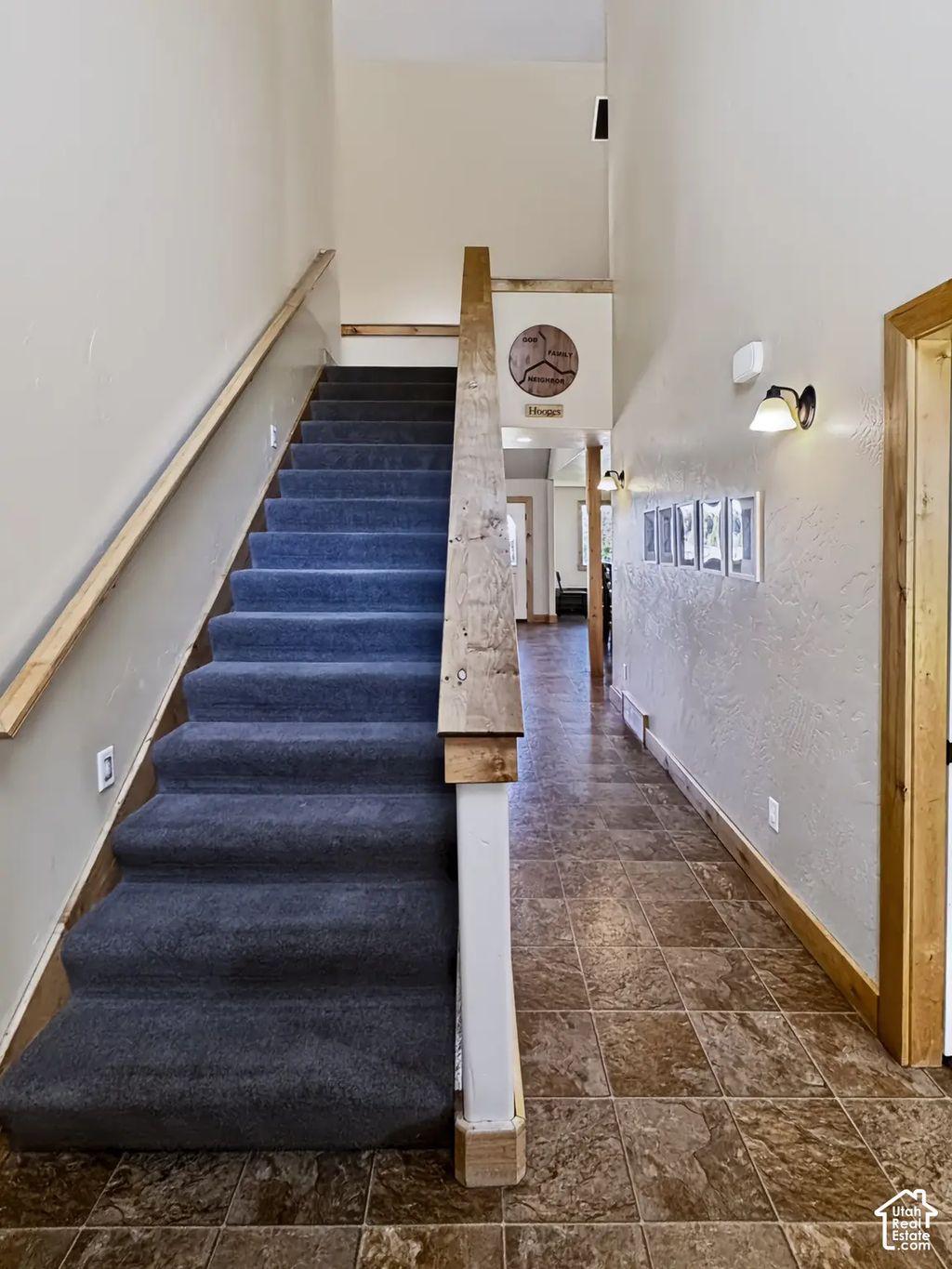 1037 E High Creek Rd, Cove Property Listing: MLS® #2192913