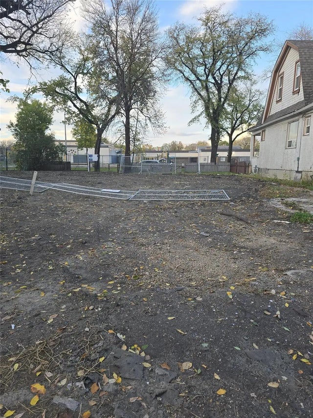 306 College Avenue, Winnipeg