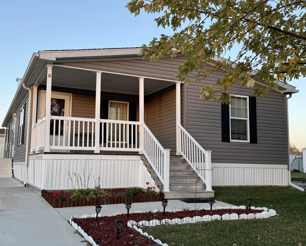 11900 Duff Road 6, Lakeview