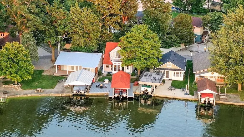 7889 Park Drive, Russells Point