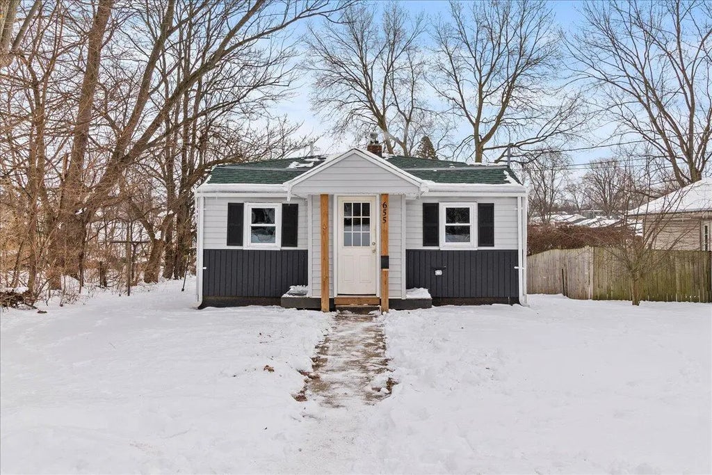 655 Louden Street, Urbana