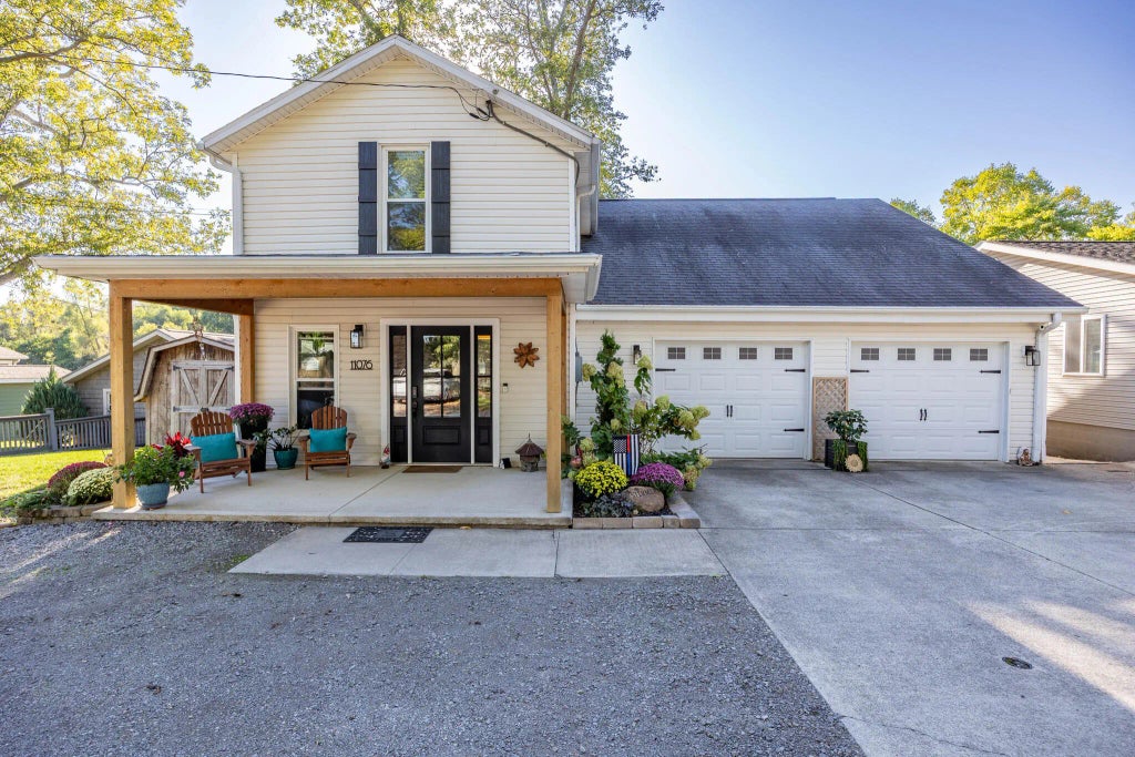 11076 Newland Drive, Lakeview