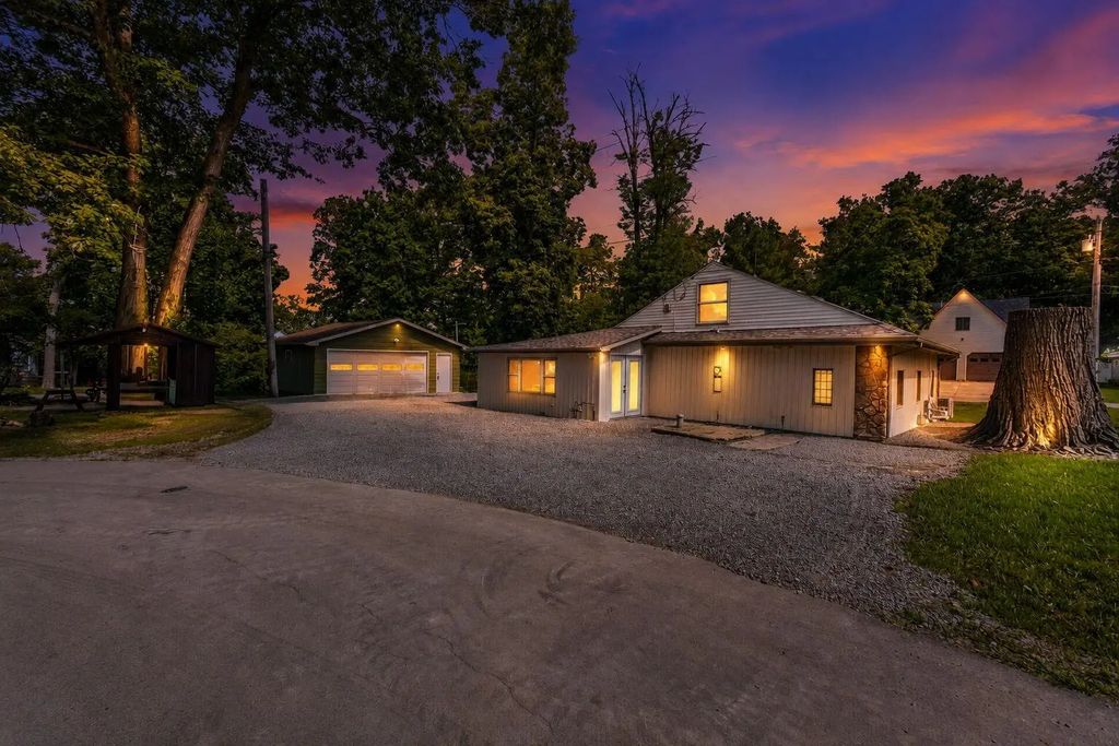 9885 Blackhawk Drive, Huntsville